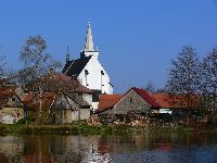Kostel od Novoměstkého rybníka