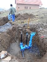 Miličín jih - nová obecní komunikace, včetně vsazení nového hydrantu do potrubí a části dešťové kanalizace.